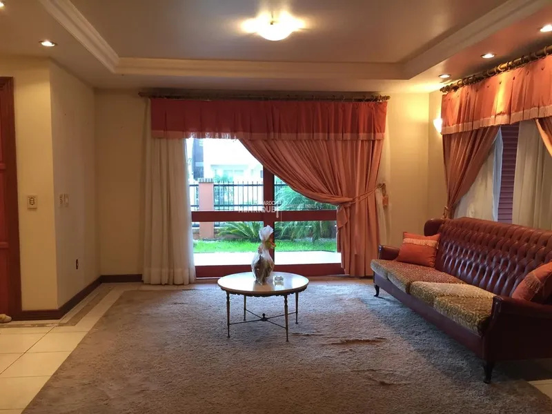 BELÍSSIMA MANSÃO EM BAIRRO NOBRE: 3ª foto da galeria de imagens do imóvel