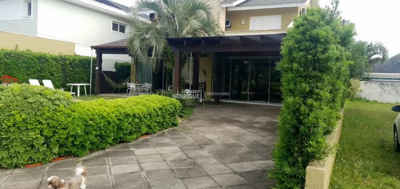 Sobrado com cinco suítes em condomínio fechado!!: 5ª foto da galeria de imagens do imóvel