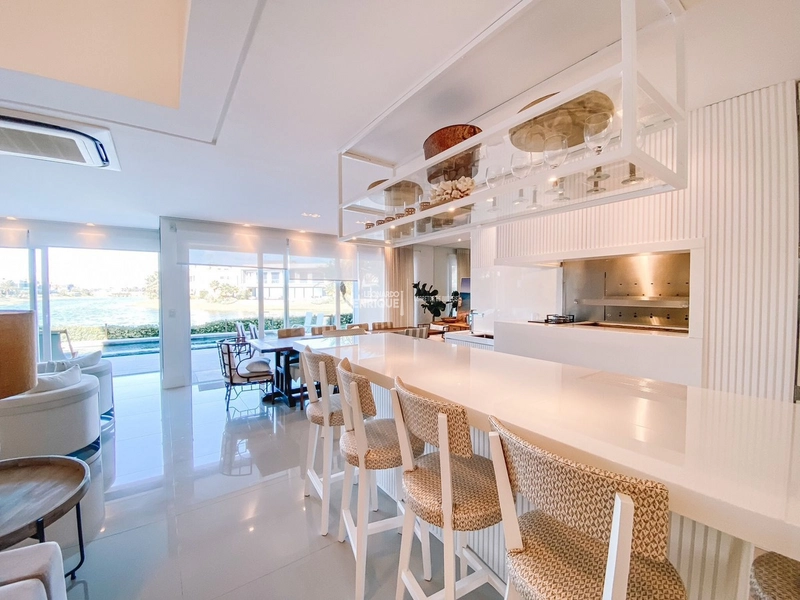 Sobrado com 05 suítes na beira do lago no ENSEADA: 7ª foto da galeria de imagens do imóvel