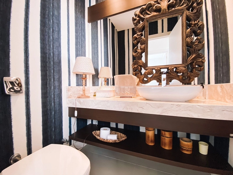 Sobrado com 05 suítes na beira do lago no ENSEADA: 2ª foto da galeria de imagens do imóvel