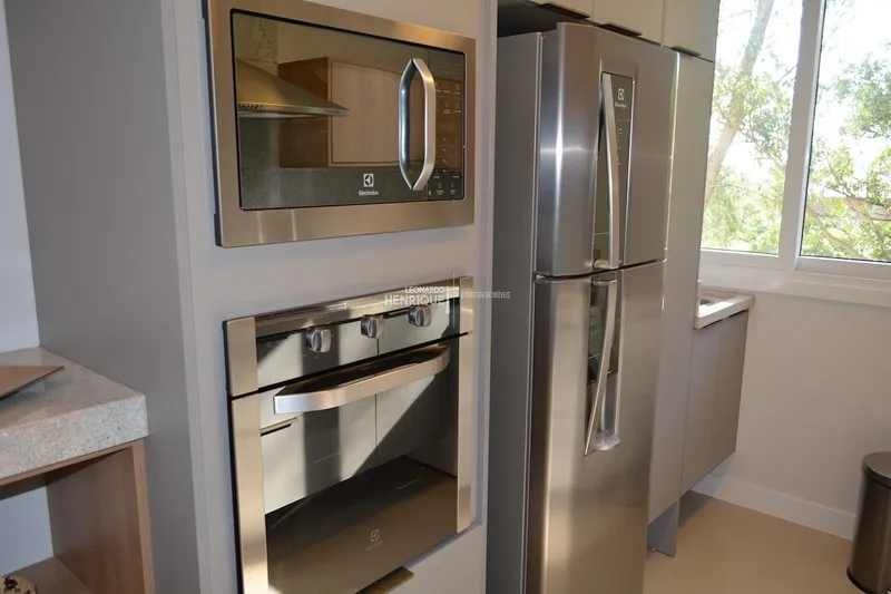 APARTAMENTO DE FRENTE PARA A AVENIDA CENTRAL DE ATLÂNTIDA: 2ª foto da galeria de imagens do imóvel