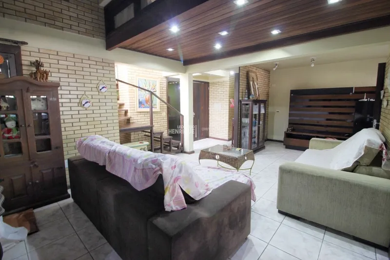 CASA EM XANGRI-LÁ: 22ª foto da galeria de imagens do imóvel