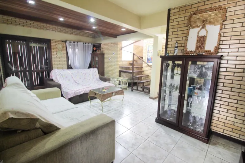 CASA EM XANGRI-LÁ: 25ª foto da galeria de imagens do imóvel