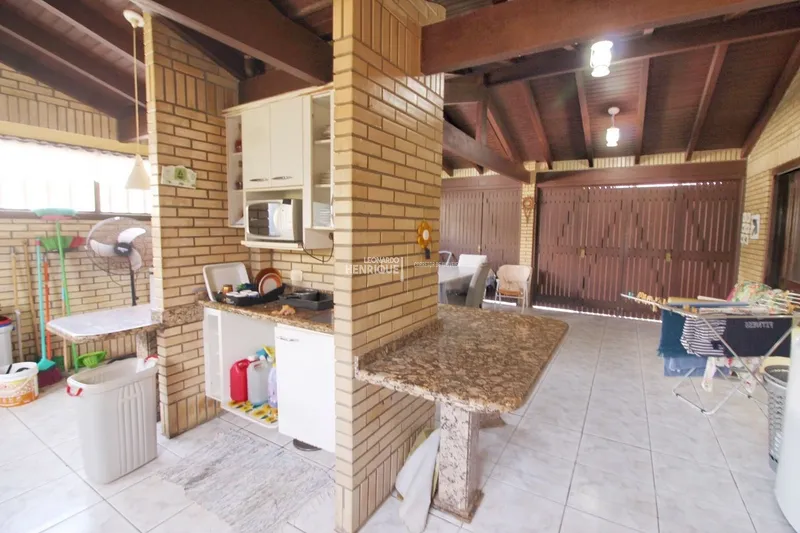 CASA EM XANGRI-LÁ: 7ª foto da galeria de imagens do imóvel