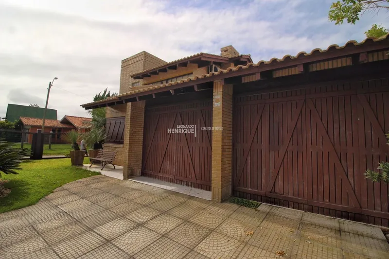 CASA EM XANGRI-LÁ: 4ª foto da galeria de imagens do imóvel