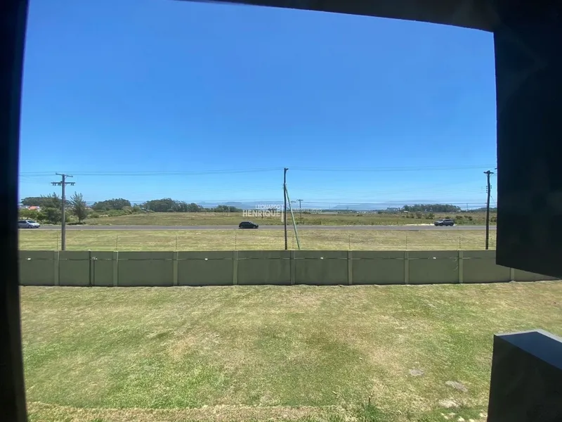 Sobrado de esquina com melhor orientação solar: 1ª foto da galeria de imagens do imóvel