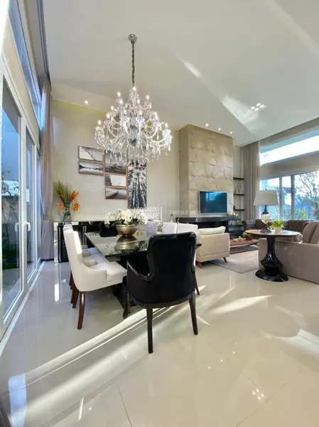 Casa no condado: 1ª foto da galeria de imagens do imóvel