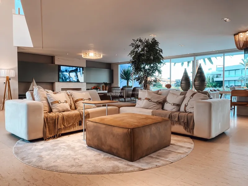 MANSÃO NO CONDOMÍNIO ENSEADA EM XAGRI-LÁ: 3ª foto da galeria de imagens do imóvel