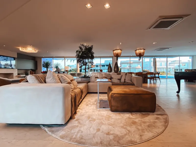 MANSÃO NO CONDOMÍNIO ENSEADA EM XAGRI-LÁ: 5ª foto da galeria de imagens do imóvel