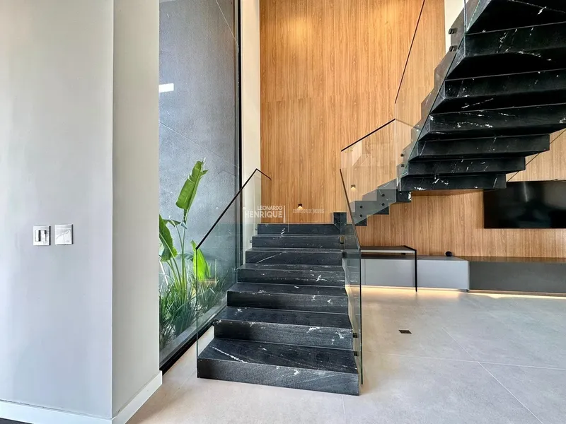 CASA À VENDA BEIRA LAGO CONDOMÍNIO SENSE: 2ª foto da galeria de imagens do imóvel