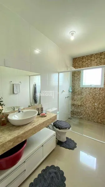 BELÍSSIMA RESIDENCIA PRÓXIMA AO CLUBE: 25ª foto da galeria de imagens do imóvel