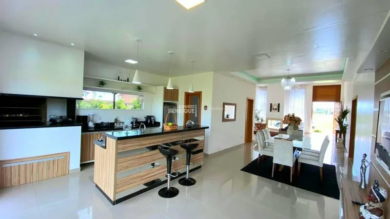 BELÍSSIMA RESIDENCIA PRÓXIMA AO CLUBE: 11ª foto da galeria de imagens do imóvel