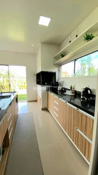 BELÍSSIMA RESIDENCIA PRÓXIMA AO CLUBE: 12ª foto da galeria de imagens do imóvel