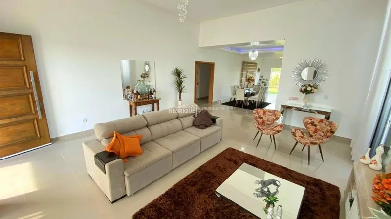 BELÍSSIMA RESIDENCIA PRÓXIMA AO CLUBE: 7ª foto da galeria de imagens do imóvel