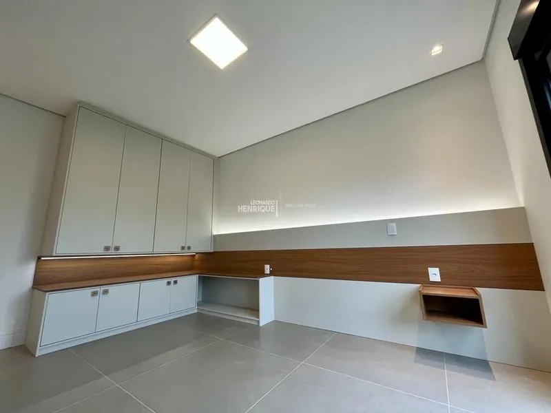 Casa com padrão AA, localização privilegiada em Atlântida.: 40ª foto da galeria de imagens do imóvel