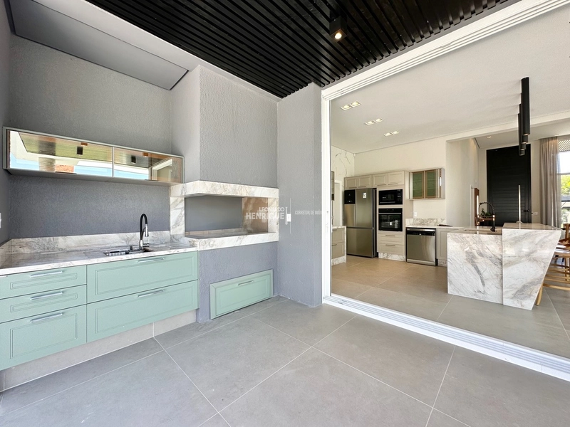 Casa com padrão AA, localização privilegiada em Atlântida.: 9ª foto da galeria de imagens do imóvel