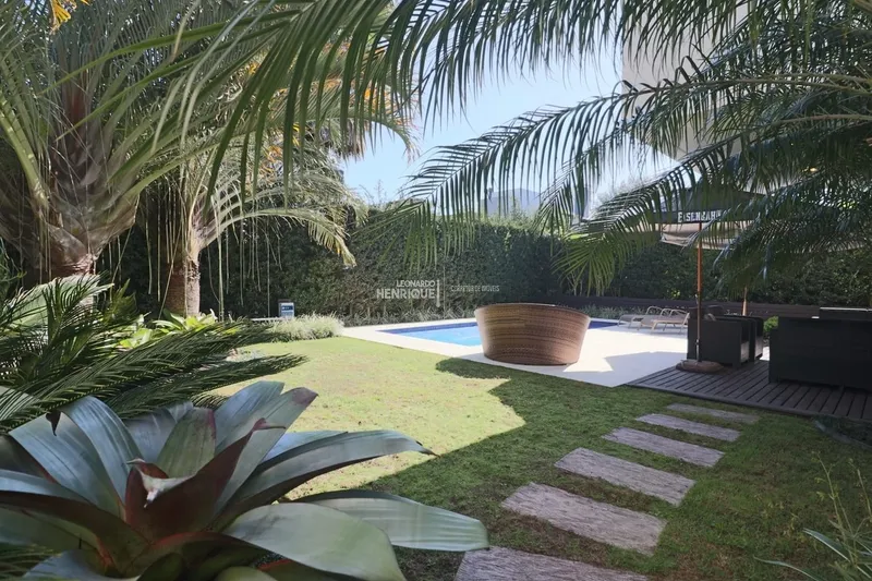 LINDÍSSIMA CASA EM CONDOMÍNIO COM QUATRO SUÍTES: 18ª foto da galeria de imagens do imóvel