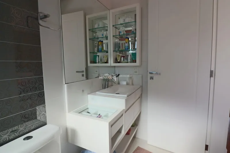 LINDÍSSIMA CASA EM CONDOMÍNIO COM QUATRO SUÍTES: 14ª foto da galeria de imagens do imóvel