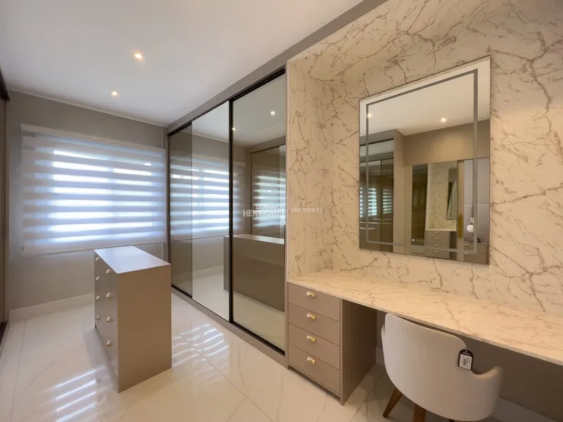 SOBRADO COMPOSTO POR 4 SUÍTES FINAMENTE MOBILIADO E DECORADO!: 26ª foto da galeria de imagens do imóvel