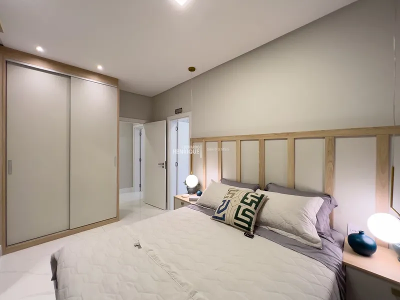 SOBRADO COMPOSTO POR 4 SUÍTES FINAMENTE MOBILIADO E DECORADO!: 22ª foto da galeria de imagens do imóvel