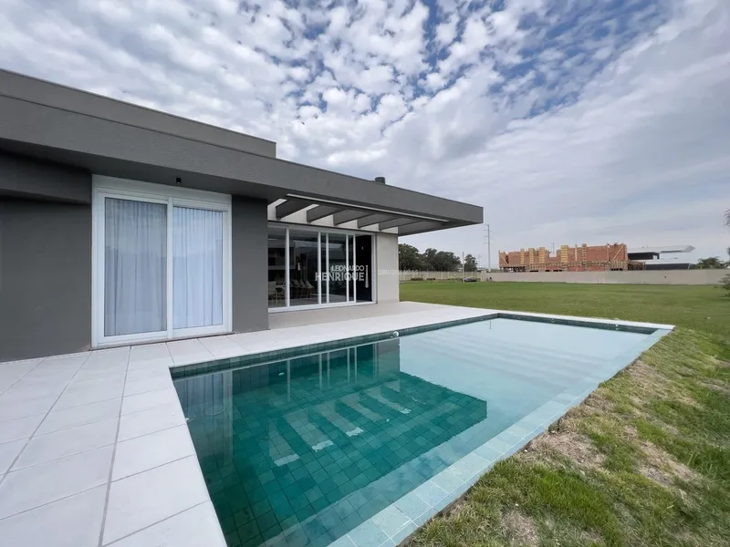 SOBRADO COMPOSTO POR 4 SUÍTES FINAMENTE MOBILIADO E DECORADO!: 35ª foto da galeria de imagens do imóvel