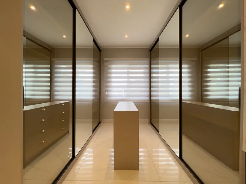 SOBRADO COMPOSTO POR 4 SUÍTES FINAMENTE MOBILIADO E DECORADO!: 27ª foto da galeria de imagens do imóvel