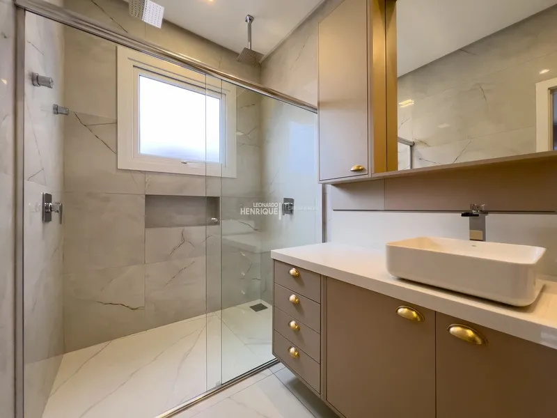 SOBRADO COMPOSTO POR 4 SUÍTES FINAMENTE MOBILIADO E DECORADO!: 29ª foto da galeria de imagens do imóvel