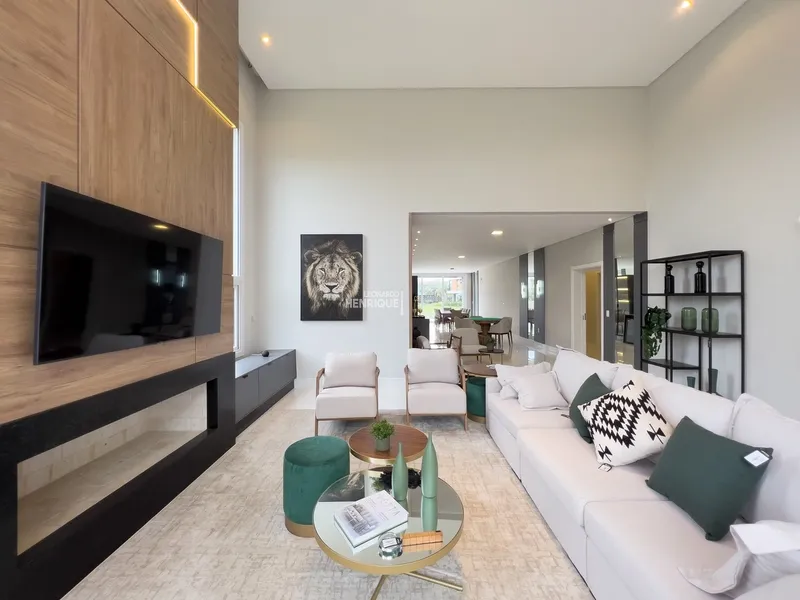 SOBRADO COMPOSTO POR 4 SUÍTES FINAMENTE MOBILIADO E DECORADO!: 1ª foto da galeria de imagens do imóvel