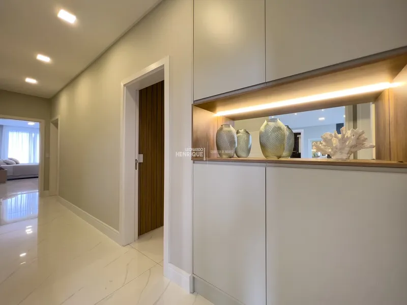 SOBRADO COMPOSTO POR 4 SUÍTES FINAMENTE MOBILIADO E DECORADO!: 16ª foto da galeria de imagens do imóvel