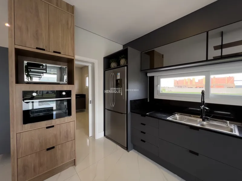 SOBRADO COMPOSTO POR 4 SUÍTES FINAMENTE MOBILIADO E DECORADO!: 11ª foto da galeria de imagens do imóvel