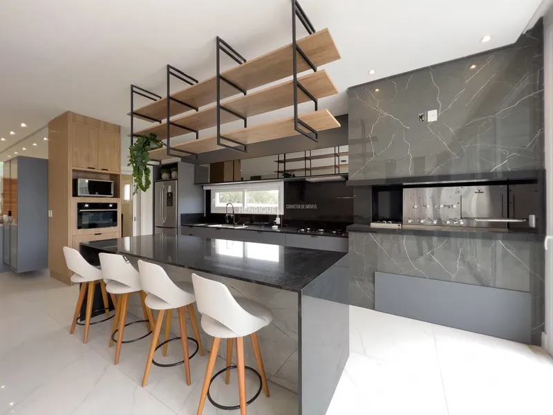 SOBRADO COMPOSTO POR 4 SUÍTES FINAMENTE MOBILIADO E DECORADO!: 10ª foto da galeria de imagens do imóvel