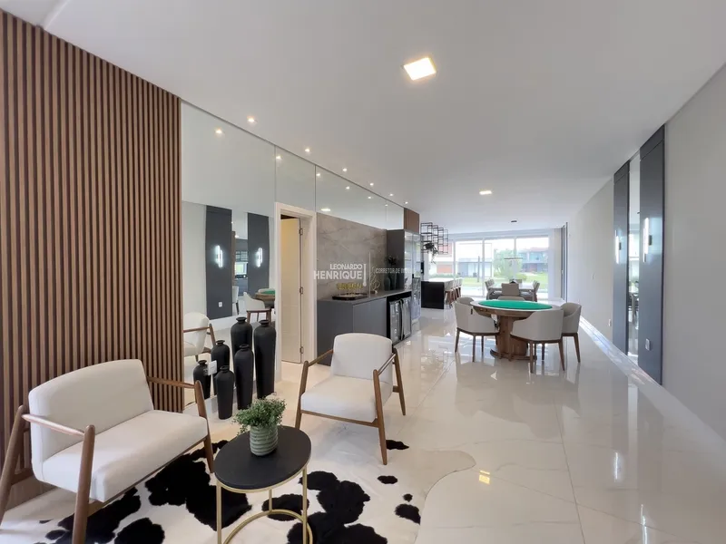 SOBRADO COMPOSTO POR 4 SUÍTES FINAMENTE MOBILIADO E DECORADO!: 3ª foto da galeria de imagens do imóvel