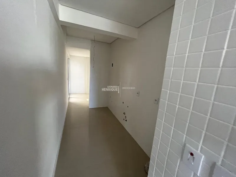 2 DORMITÓRIOS COM TERRAÇO 2 QUADRAS DO MAR: 5ª foto da galeria de imagens do imóvel