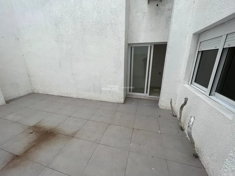 2 DORMITÓRIOS COM TERRAÇO 2 QUADRAS DO MAR: 1ª foto da galeria de imagens do imóvel