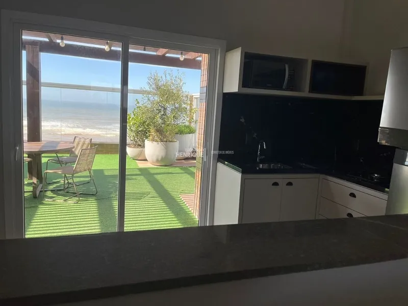 2 DORMITÓRIOS COM TERRAÇO 2 QUADRAS DO MAR: 23ª foto da galeria de imagens do imóvel