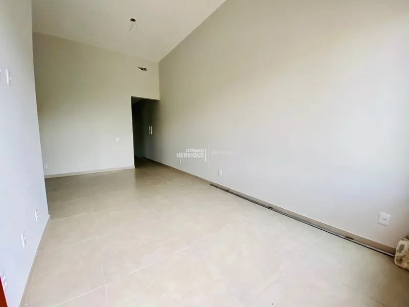 Poucas quadras do mar: 1ª foto da galeria de imagens do imóvel