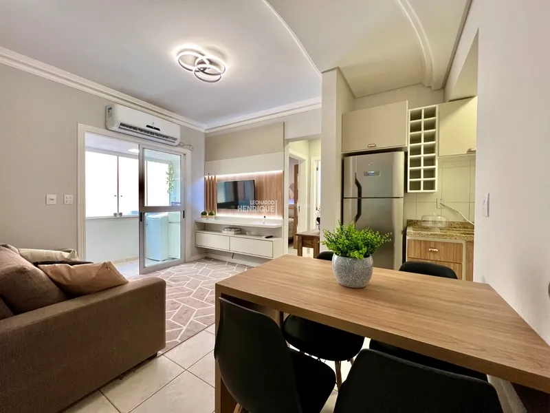 APARTAMENTO DE DOIS DORMITÓRIOS PERTINHO DO MAR: 1ª foto da galeria de imagens do imóvel