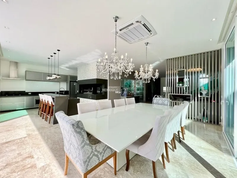 MANSÃO A BEIRA LAGO: 3ª foto da galeria de imagens do imóvel