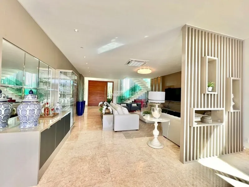 MANSÃO A BEIRA LAGO: 6ª foto da galeria de imagens do imóvel