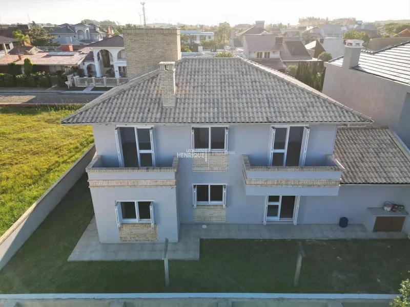 SOBRADO À VENDA  PRAIA DE ATLÂNTIDA: 3ª foto da galeria de imagens do imóvel