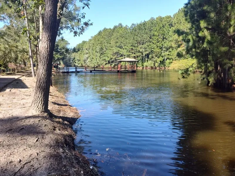 Sobrado beira lago em condomínio fechado de Atlântida: 29ª foto da galeria de imagens do imóvel