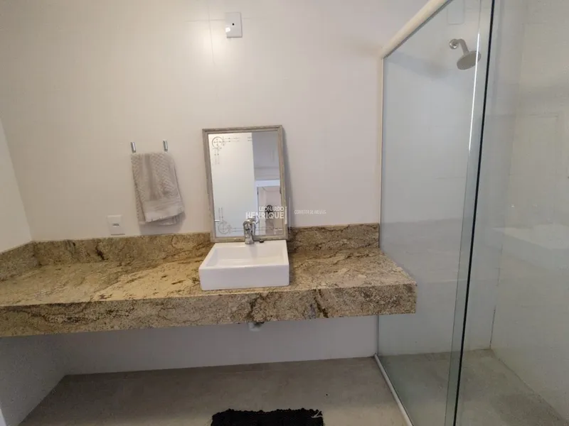 Sobrado beira lago em condomínio fechado de Atlântida: 26ª foto da galeria de imagens do imóvel