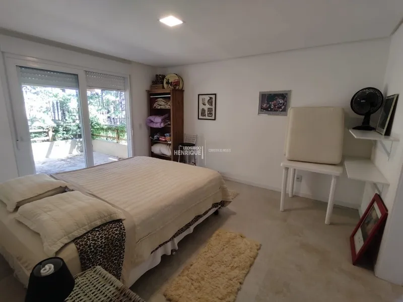 Sobrado beira lago em condomínio fechado de Atlântida: 17ª foto da galeria de imagens do imóvel