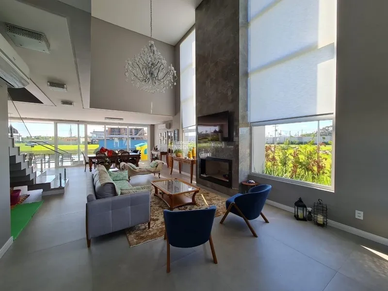 Sobrado em condomínio fechado de alto padrão: 3ª foto da galeria de imagens do imóvel