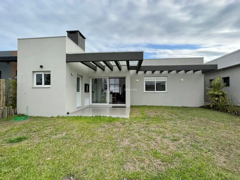 Linda casa de frente para área verde.: 16ª foto da galeria de imagens do imóvel