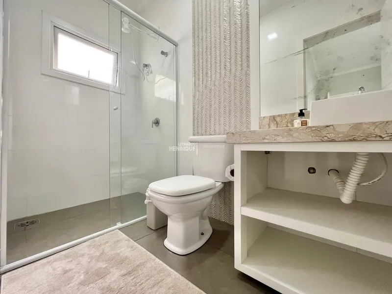 Linda casa de frente para área verde.: 21ª foto da galeria de imagens do imóvel