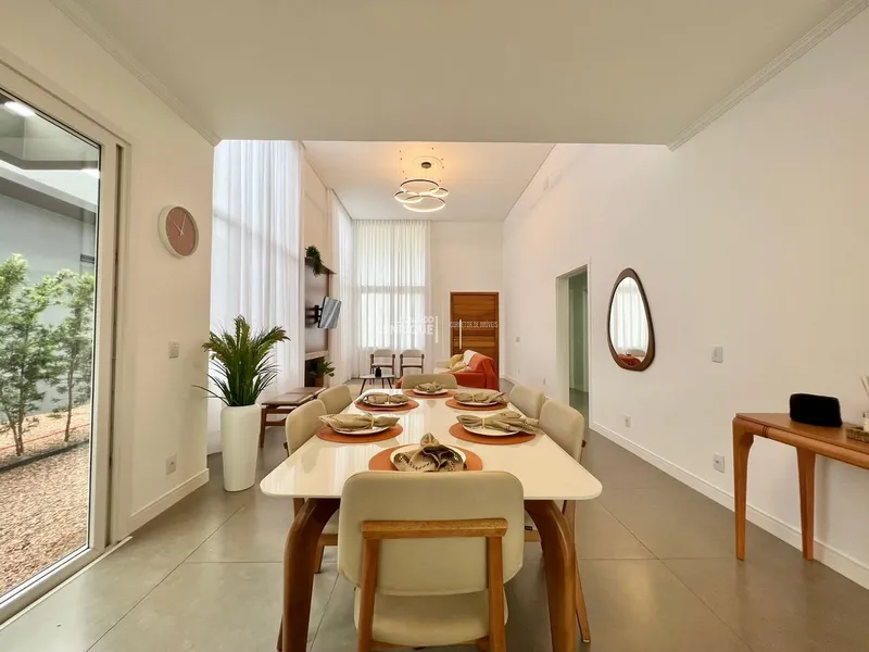 Linda casa de frente para área verde.: 6ª foto da galeria de imagens do imóvel