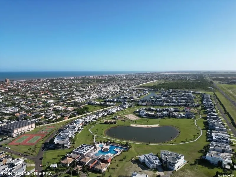 Linda casa de frente para área verde.: 28ª foto da galeria de imagens do imóvel