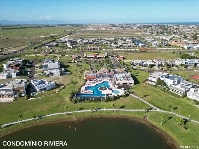 Linda casa de frente para área verde.: 26ª foto da galeria de imagens do imóvel
