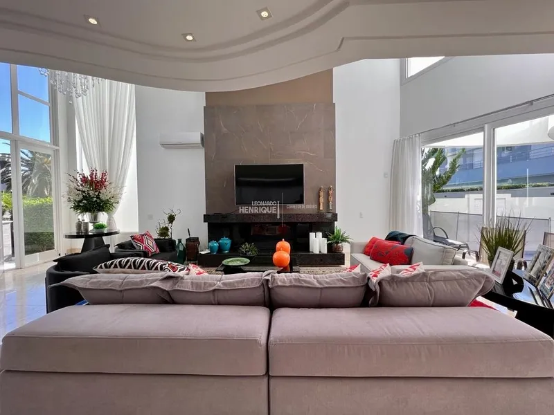 LINDÍSSIMA CASA COM4 SUÍTES: 3ª foto da galeria de imagens do imóvel